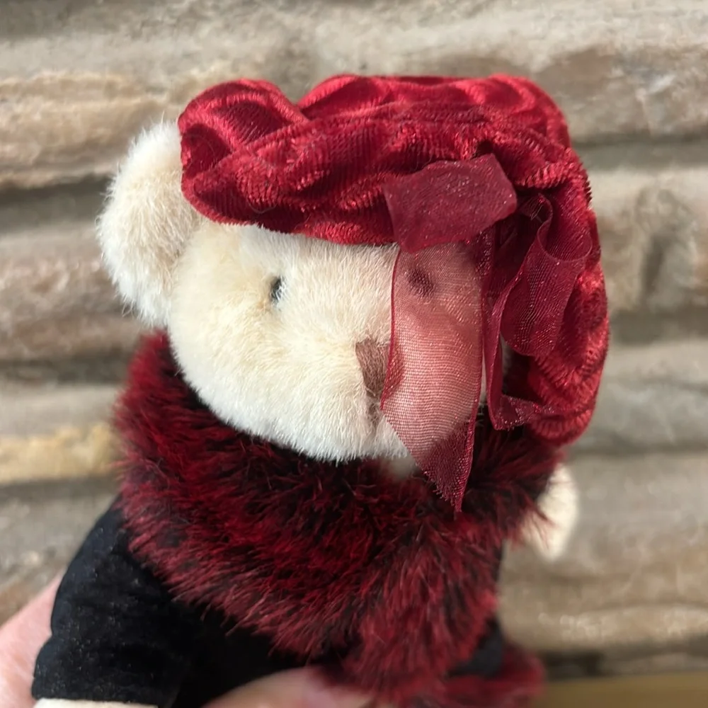 Russ Vintage Berrie Victorian Bears - Sasha and Natasha 7